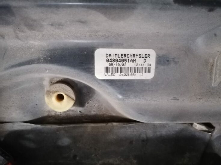 Vējstikla uzlika (deflektors) priekš CHRYSLER GRAND VOYAGER 2004