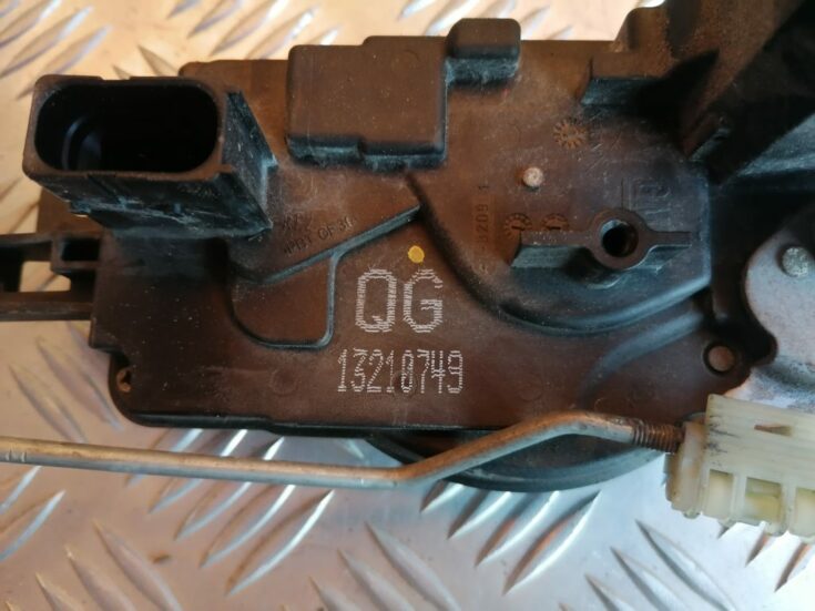 Priekšējo labo durvju slēdzene priekš OPEL ASTRA H 2006