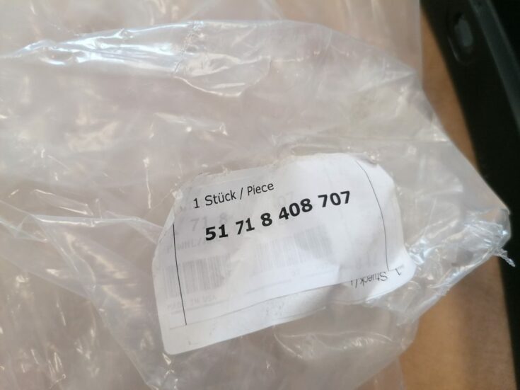 Priekšēja riteņa arkas stiprinājums priekš BMW X5 1999-2006 8408707