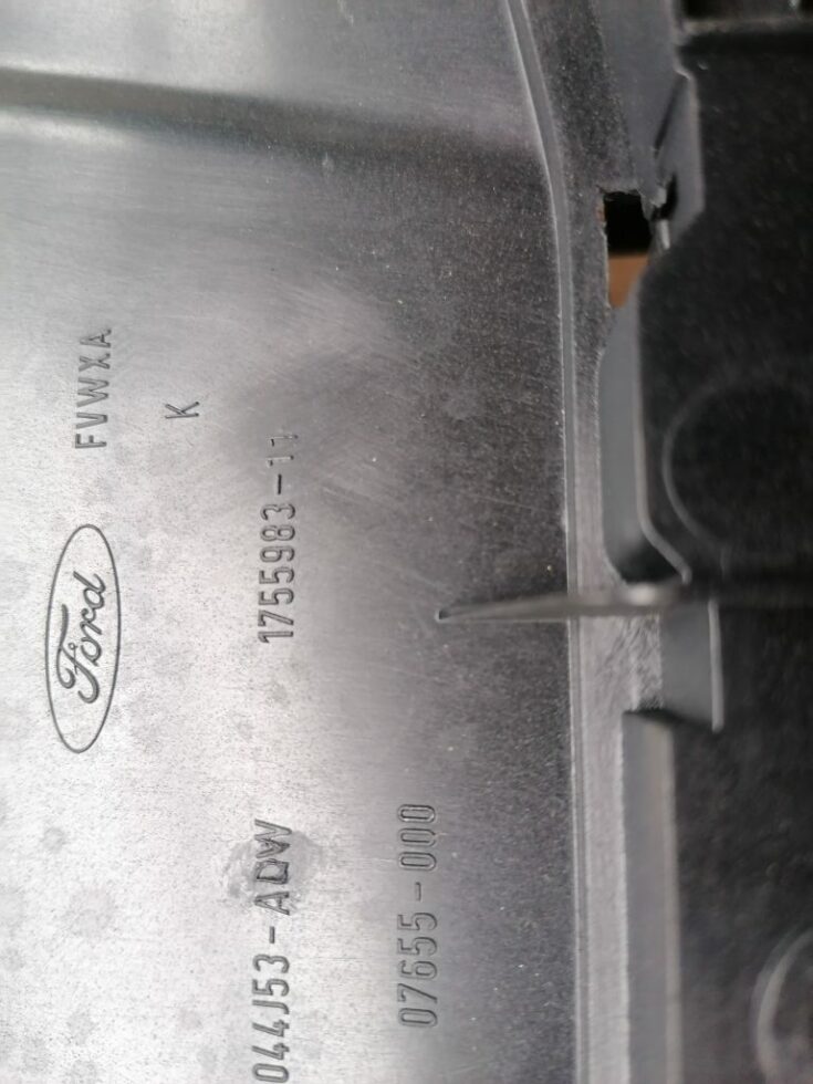 Mantu glabāšanas nodalījums augšā priekš FORD C-MAX 2011