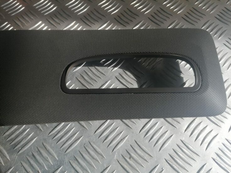 Mērinstrumentu paneļa skaļruņa apdare priekš VOLVO S80 2007