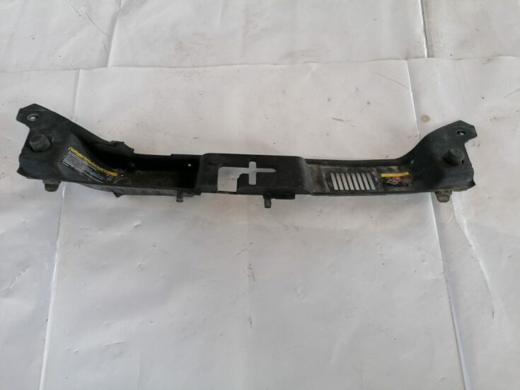 Radiatoru augšēja uzlika priekš VOLVO C30 2008 TURQUOISE