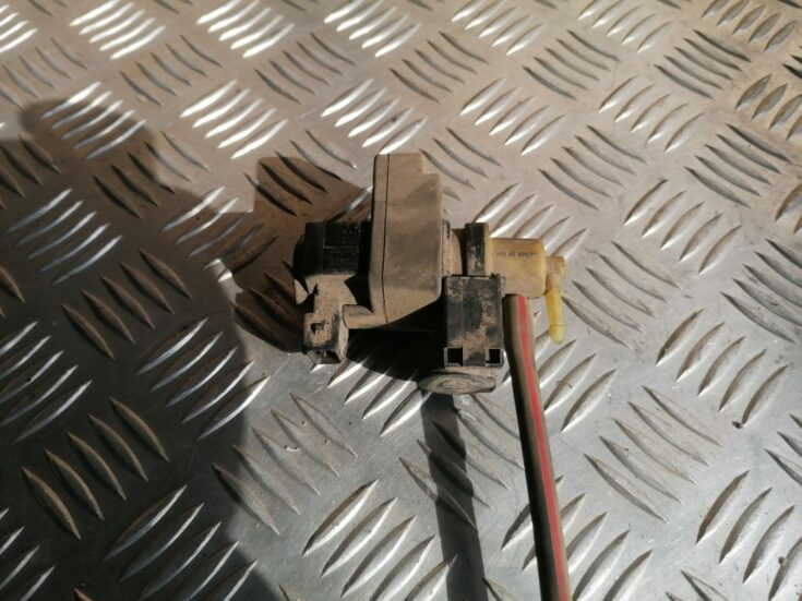 Izplūdes solenoīda vārsts priekš HYUNDAI I30 2012