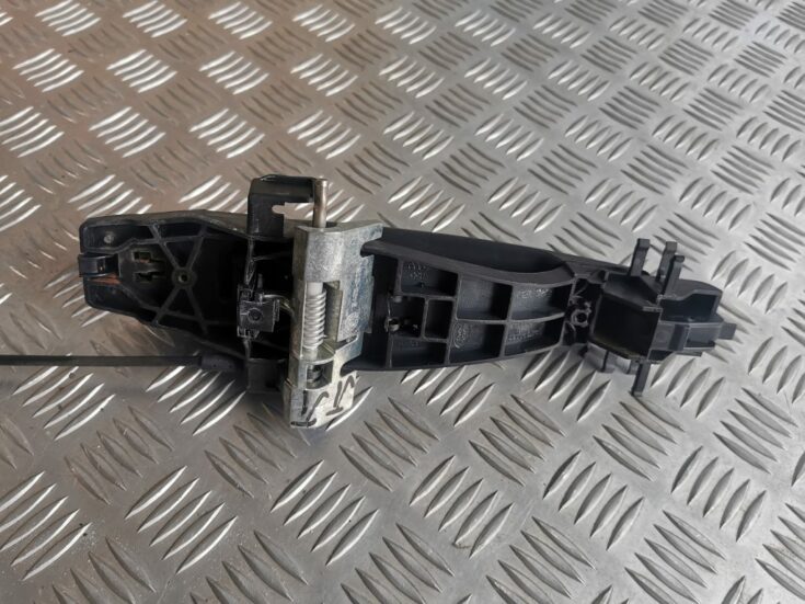 Aizmugurējāis labais durvju rokturis priekš LAND ROVER FREELANDER 2007