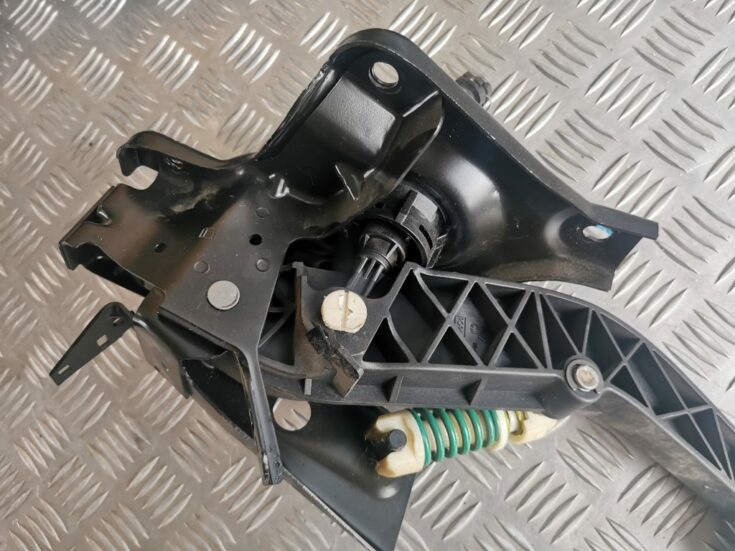 Sajūga pedālis priekš LAND ROVER FREELANDER 2007
