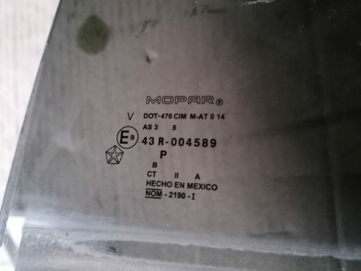 Aizmugurējo kreiso durvju stikls priekš DODGE JOURNEY 2008