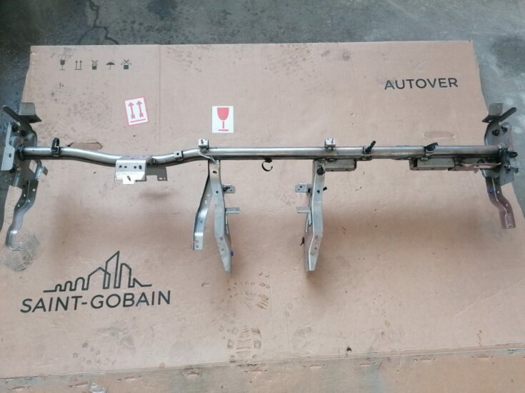 Mērinstrumentu paneļa pastiprinātājs priekš SUBARU LEGACY 2011