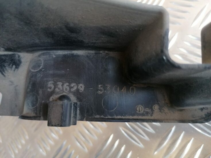 Radiatoru augšēja uzlika priekš LEXUS IS250 2007