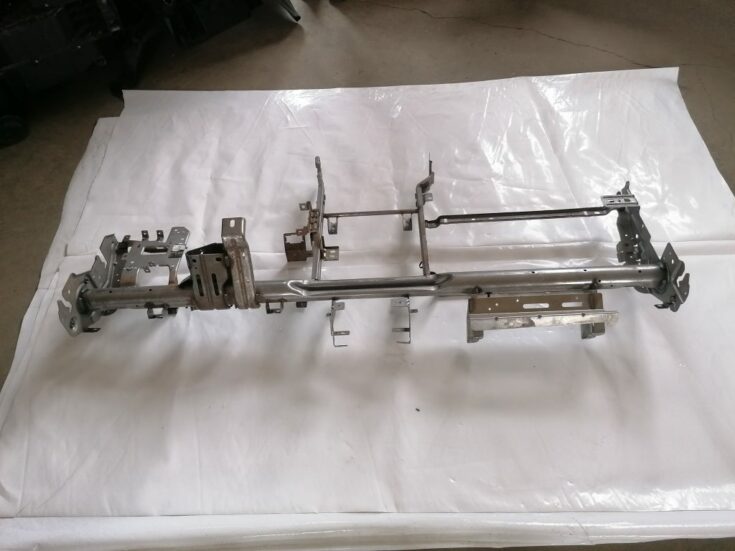 Mērinstrumentu paneļa pastiprinātājs priekš NISSAN PATHFINDER 2006