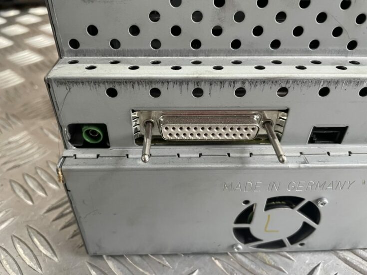 CD/DVD/Navigācijas bloks priekš MERCEDES BENZ CLS 320 2005