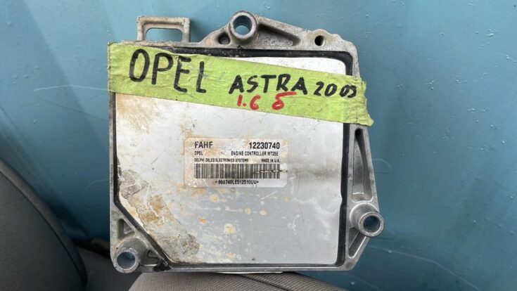 Dzinēja vadības bloks priekš OPEL ASTRA H STATION WAGON 2009