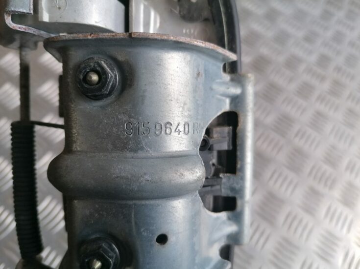 Aizmugurējāis labais durvju rokturis priekš VOLVO XC70 2007