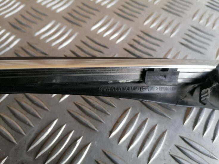 Priekšējo labo durvju moldings priekš BMW 525 E60 2006 OLIVE