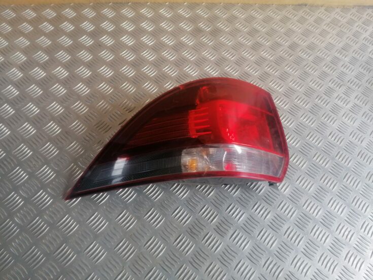 Aizmugurējais kreisais lukturis priekš VW GOLF VARIANT 2012