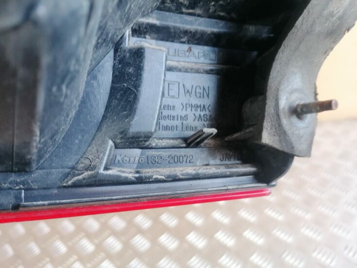 Bagāžnieka vāka kreisais lukturis priekš SUBARU LEGACY 2009