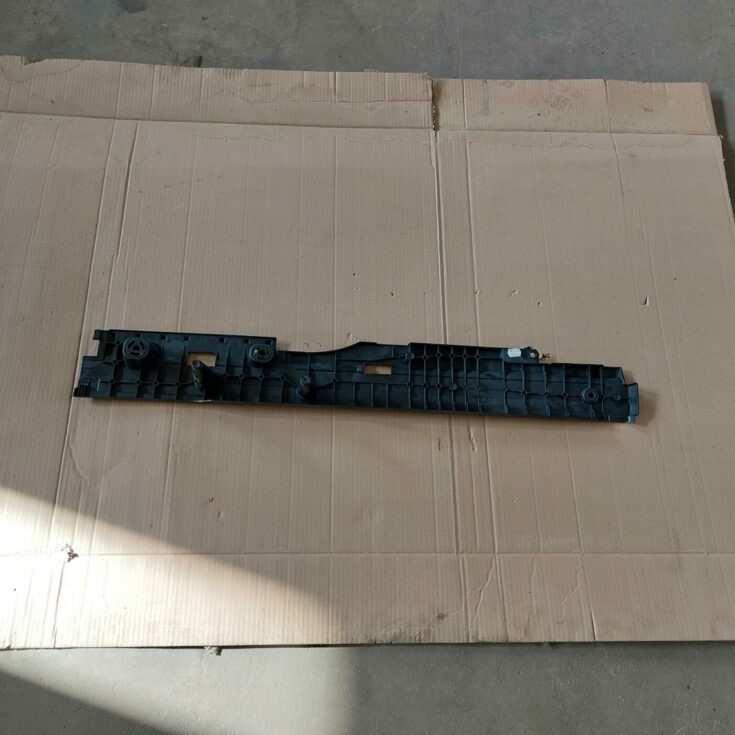 Bagāžnieka nodalījuma plastmasa priekš BMW 520D F11 2011 TOURING