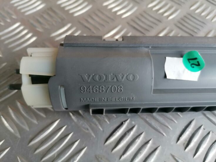 Bagāžnieka žalūzija priekš VOLVO S80 2004