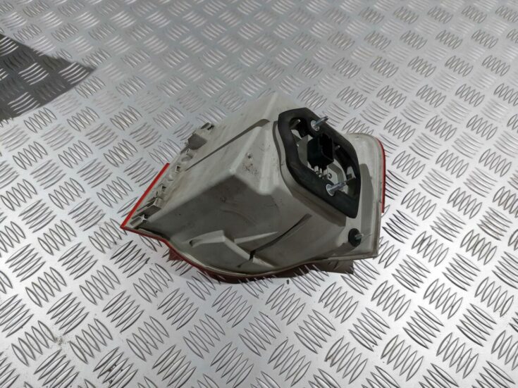 Aizmugurējais kreisais lukturis priekš VW JETTA 2008
