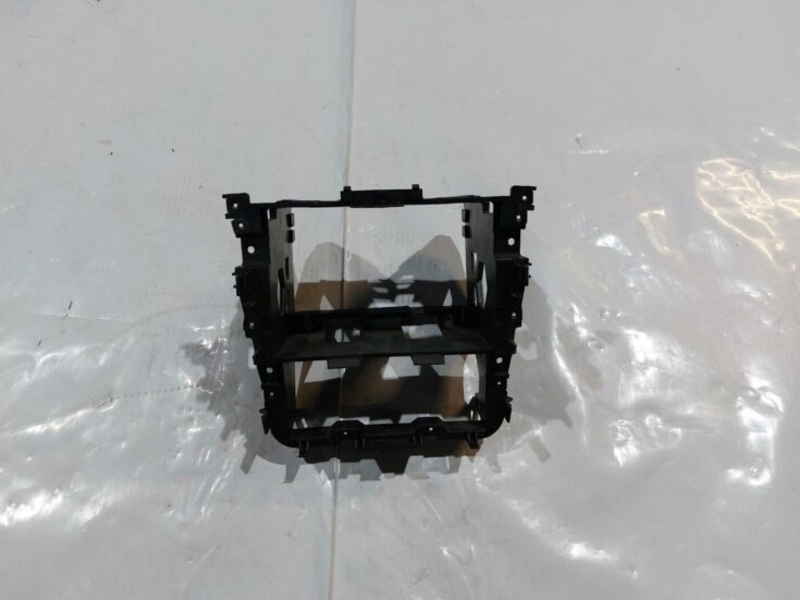 Mērinstrumentu paneļa iekšējā plastmasa priekš VW JETTA 2008