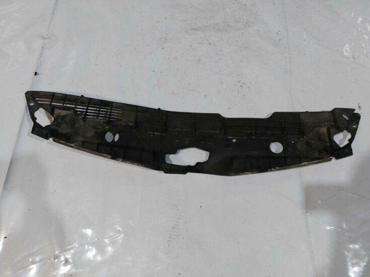 Radiatoru augšēja uzlika priekš TOYOTA COROLLA VERSO 2006