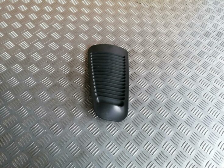 Bagāžnieka nodalījuma ventilācijas režģis priekš FORD GALAXY 2005
