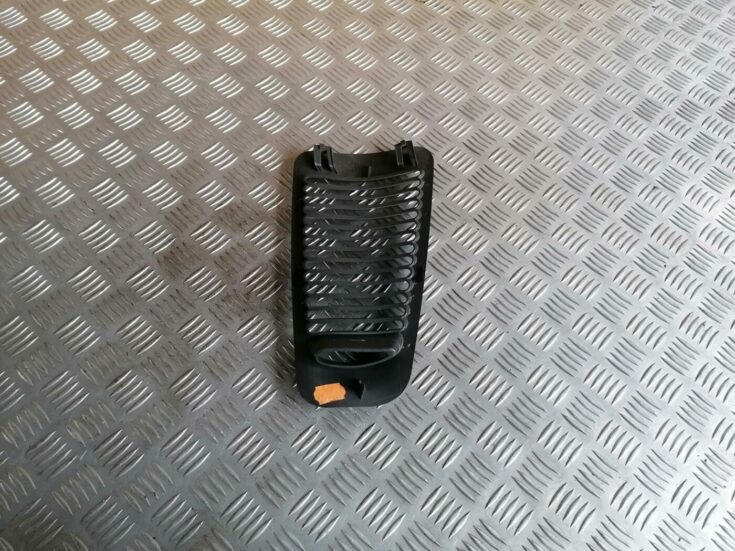Bagāžnieka nodalījuma ventilācijas režģis priekš FORD GALAXY 2005