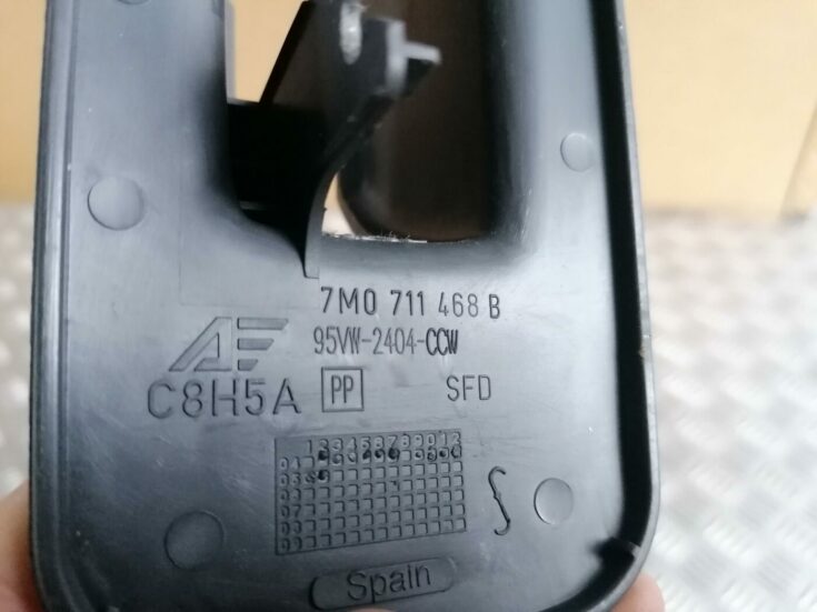 Centrālās konsoles (apdares) vidēja daļa priekš FORD GALAXY 2005