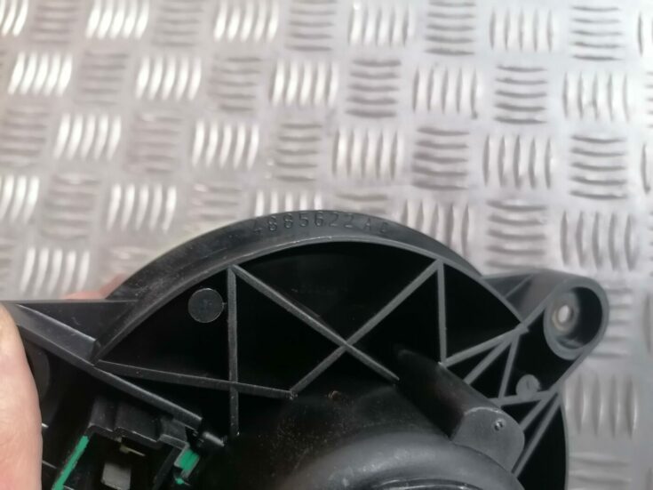 Salona ventilators priekš CHRYSLER SEBRING 2006