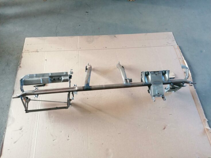 Mērinstrumentu paneļa pastiprinātājs priekš BMW 530D E39 2001 TOURING