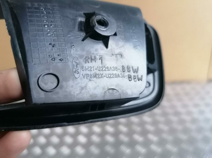 Durvju rokturu apdares uzlika (salonā) priekš FORD MONDEO 2007