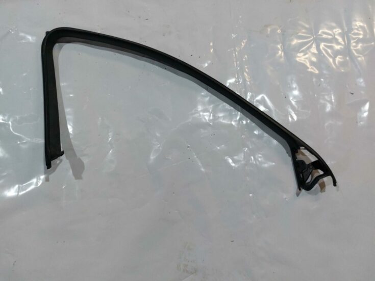 Durvju stikla moldings priekš RENAULT LAGUNA 2011