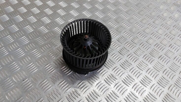 Salona ventilators priekš VOLVO S40 2004 Black