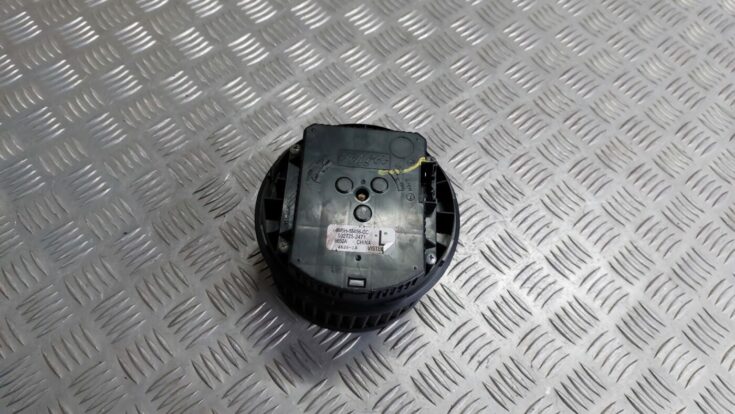 Salona ventilators priekš VOLVO S40 2004 Black