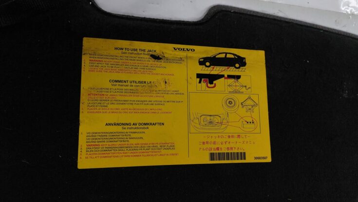 Bagāžnieka grīda priekš VOLVO S40 2004 Black