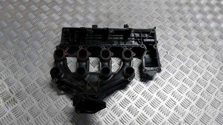Ieplūdes kolektors priekš VOLVO S40 2004 Black