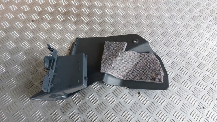 Centrālās konsoles (apdares) sānu panelis priekš MITSUBISHI COLT 2007