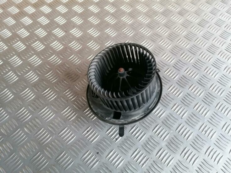 Salona ventilators priekš BMW 123 E87 2008 BLACK