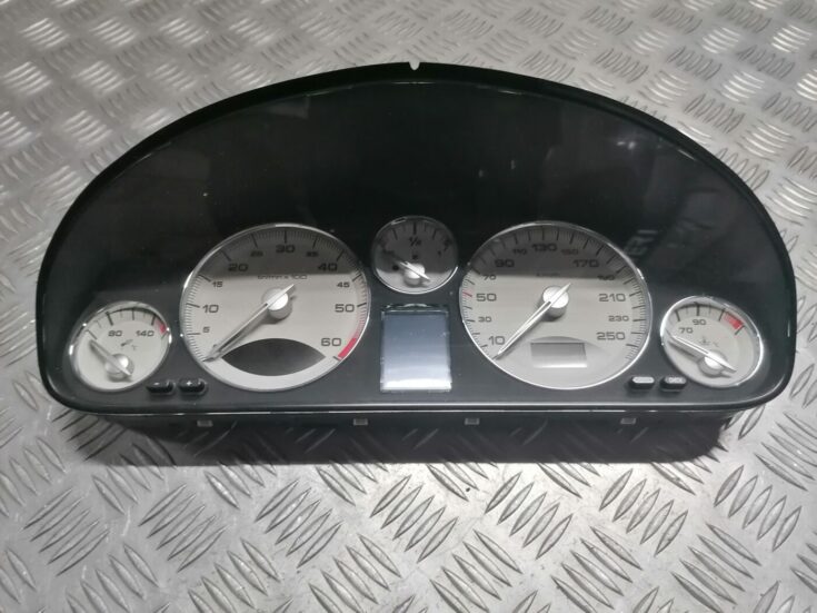 Spidometrs priekš PEUGEOT 607 2010