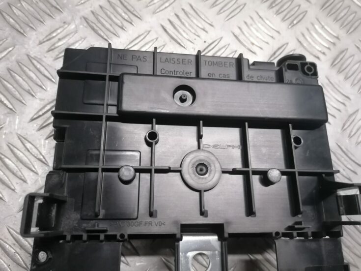 Drošinātāju bloks priekš PEUGEOT 607 2010
