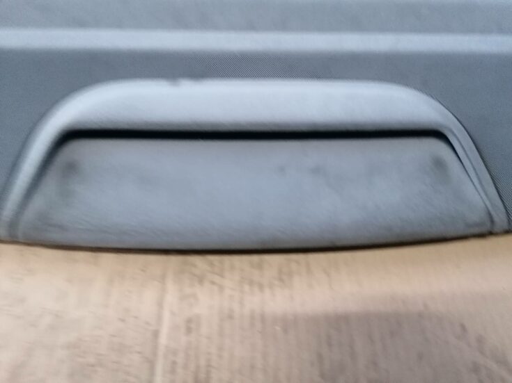Bagāžnieka nodalījuma plaukts priekš VW PHAETON 2003