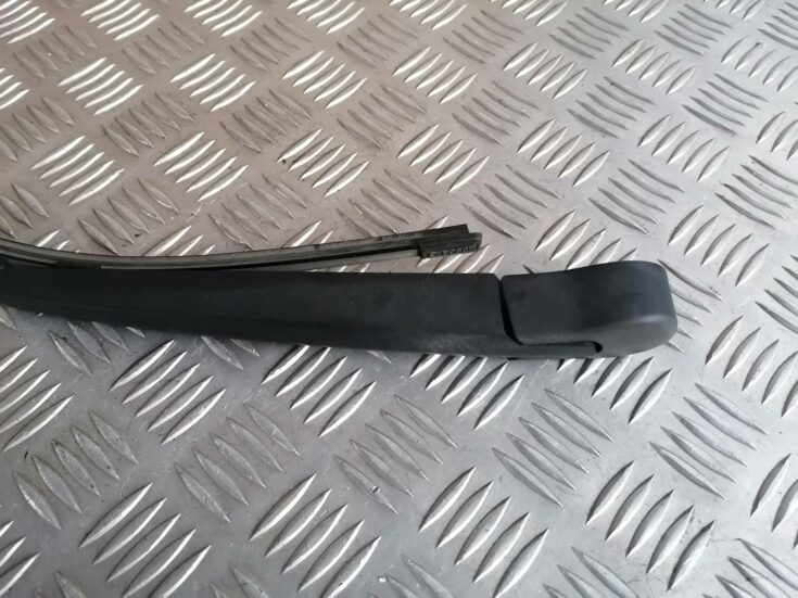 Aizmugurējā loga tīrītāja slotiņa priekš BMW 318D E91 2008 TOURING