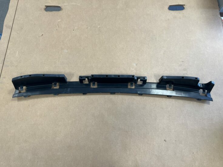Aizmugurēja bufera kronšteins priekš VOLVO XC60 2009