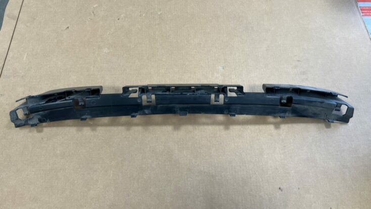 Aizmugurēja bufera kronšteins priekš VOLVO XC60 2009