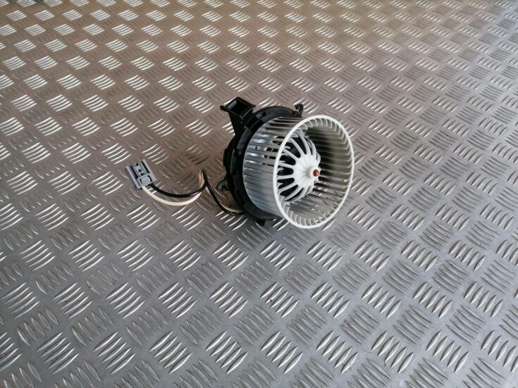 Salona ventilators priekš OPEL ASTRA J 2012