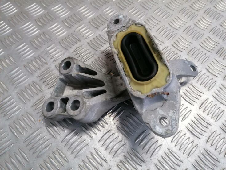 Dzinēja spilvens priekš OPEL ASTRA J 2012