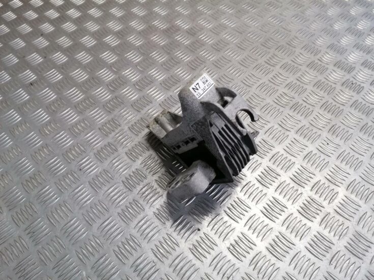 Dzinēja spilvens priekš OPEL ASTRA J 2012