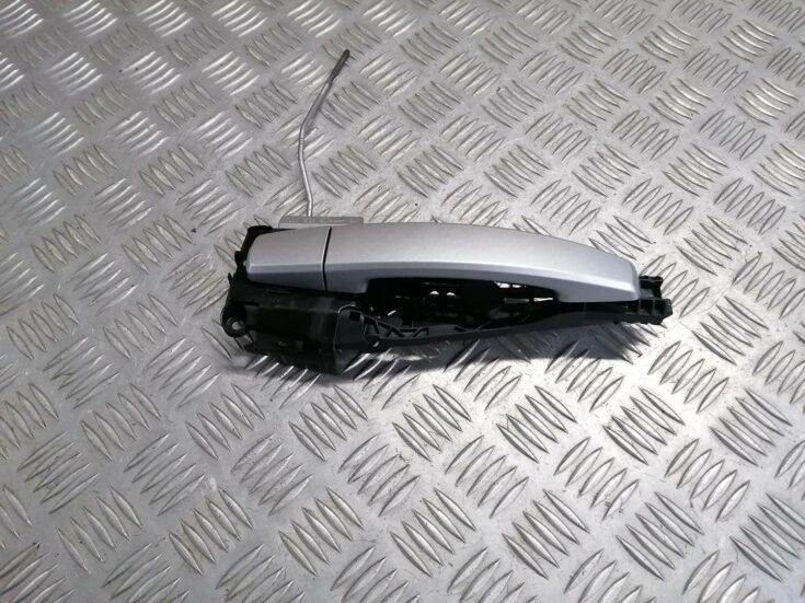 Aizmugurējāis labais durvju rokturis priekš OPEL ASTRA J 2012