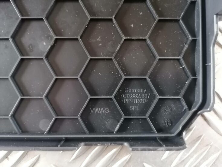 Drošinātāju kārbas korpuss priekš VW CRAFTER 2018