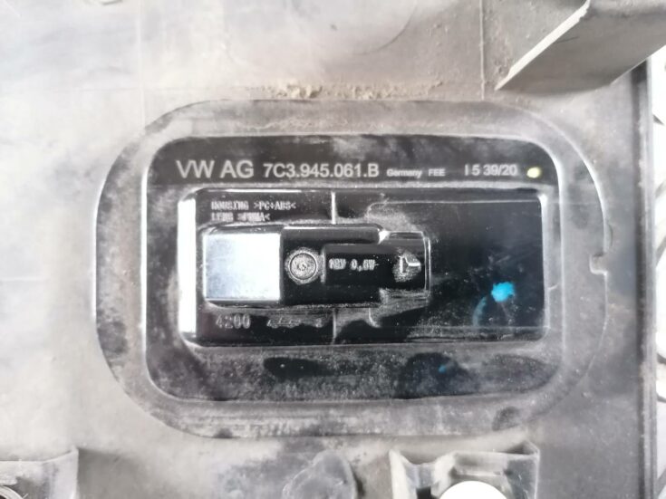 Aizmugurēja spārna uzlika (moldings) priekš VW CRAFTER 2018