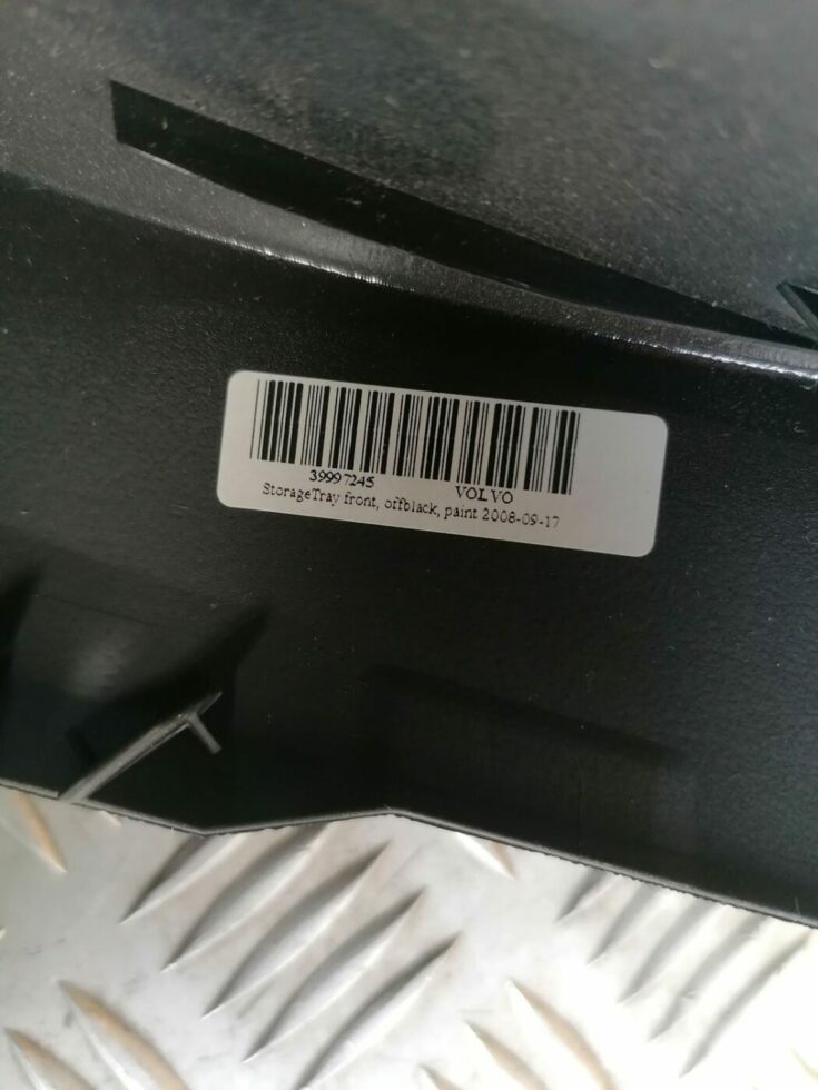 Centrālās konsoles iekšējā plastmasa priekš VOLVO V70 2009